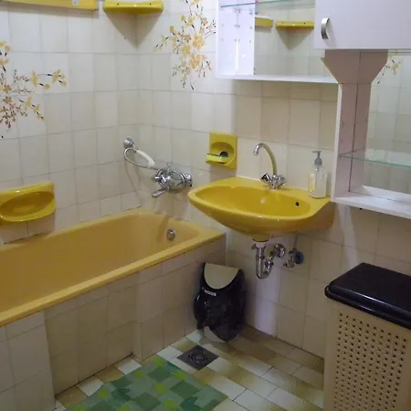 4-Bedroom Holiday Home In Balatonboglar/Balaton 18221 *