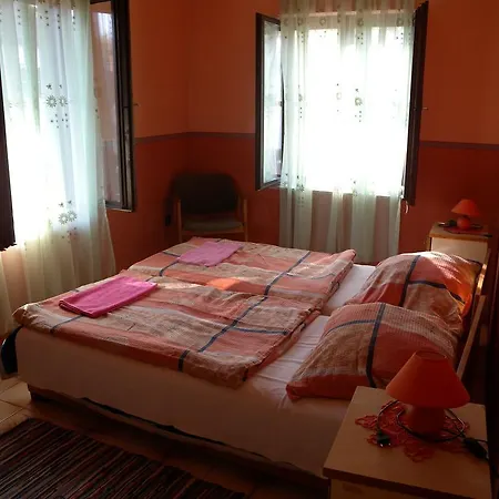 4-Bedroom Holiday Home In Balatonboglar/Balaton 18221 * Ordacsehi