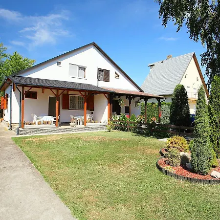 4-Bedroom Holiday Home In Balatonboglar/Balaton 18221 Ordacsehi